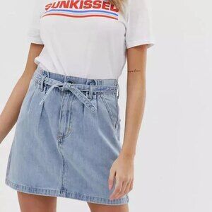 Hollister Ultra Hi Rise Denim Paper Bag Waist Light Wash Mini Skirt size 0 / 24